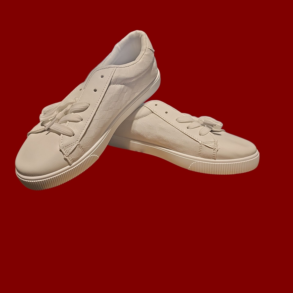 Women's Cream‎ Sneakers